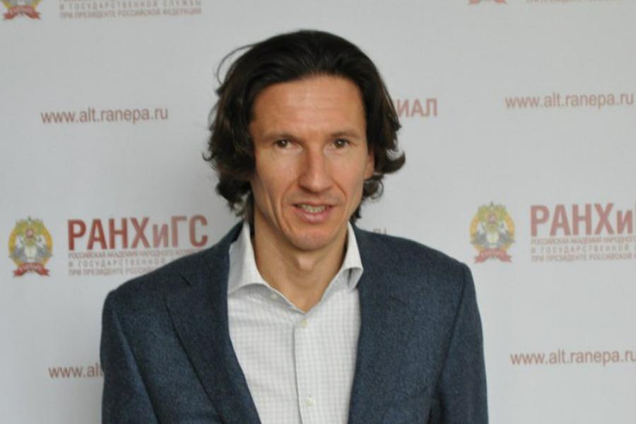 Алексей смертин биография личная жизнь Достижения выпускников Академии. Алексей Смертин получил новое назначение в Росс